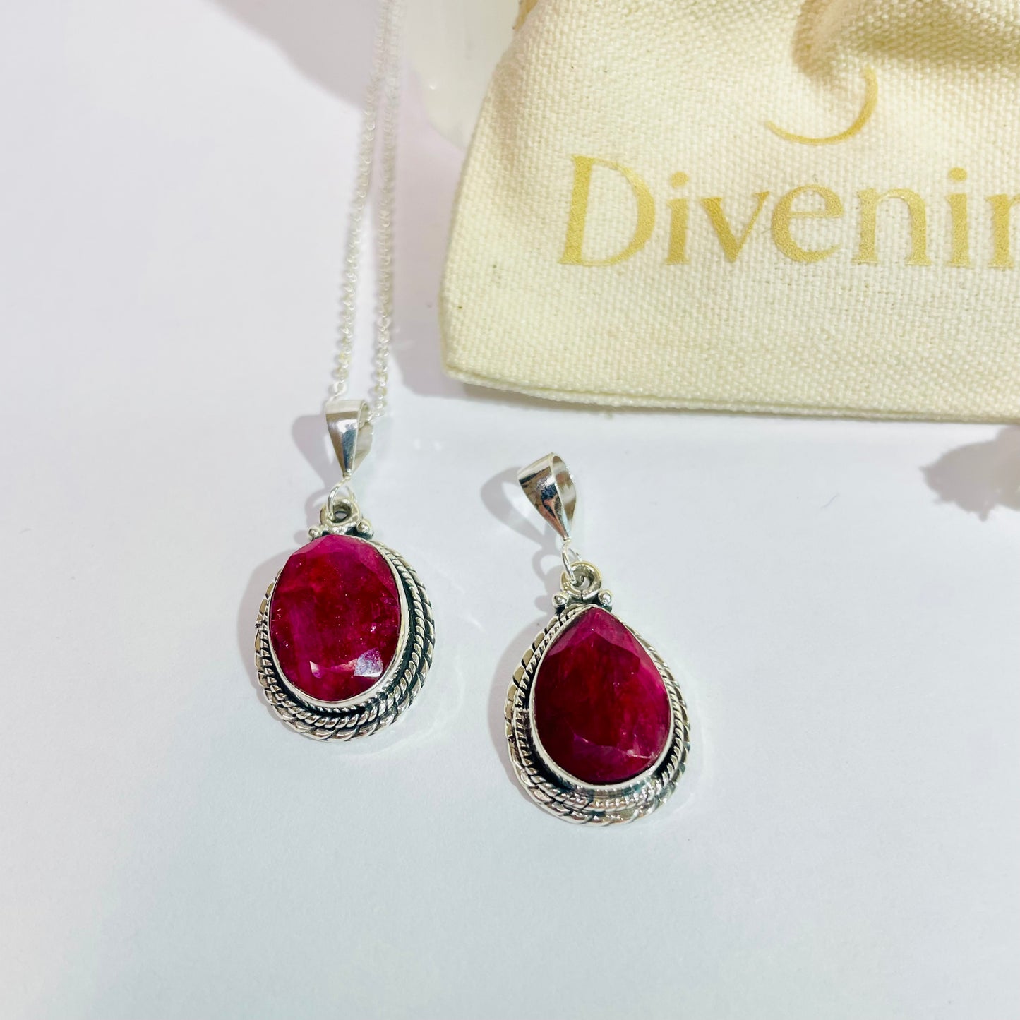 Colgante de Rubí | Plata 925 | Merezco Amor Sincero – Divenire