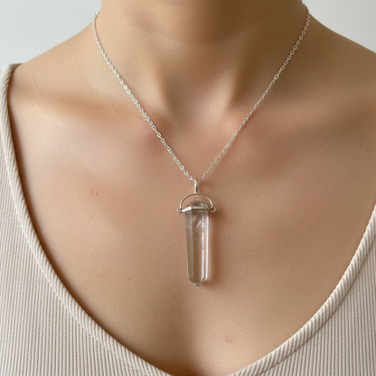 Colgante de Cuarzo | Amuleto de Claridad y Libertad