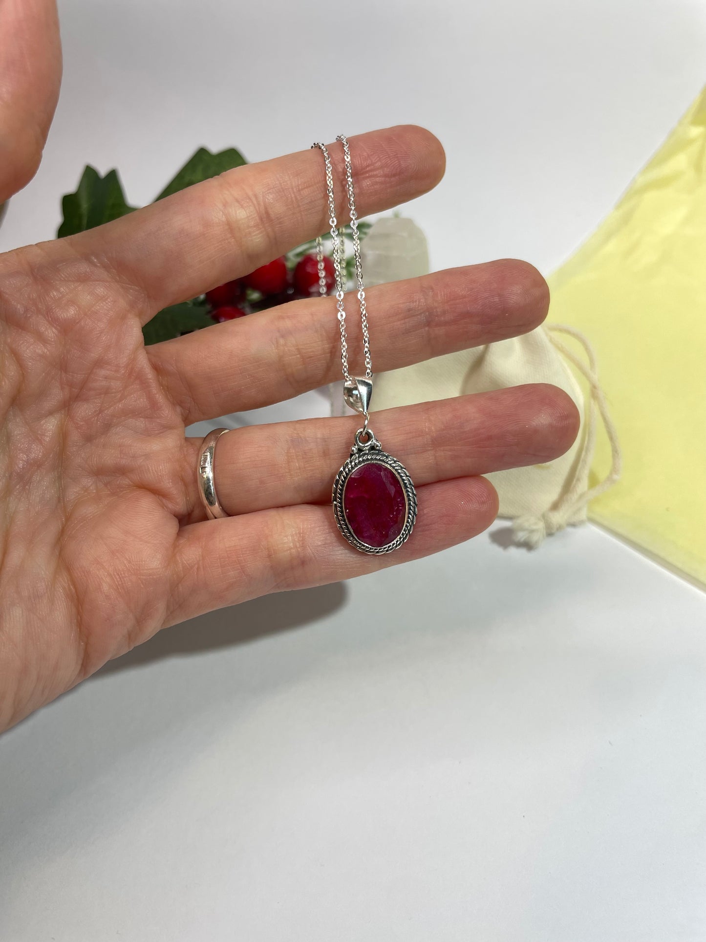 Colgante de Rubí | Plata 925 | Merezco Amor Sincero – Divenire